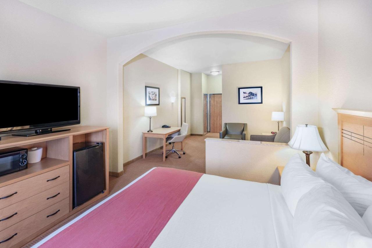 เบย์มอนต์ บาย วินด์แฮม เควโร Hotel Cuero ภายนอก รูปภาพ